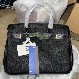 Beautiful women’s handbag!